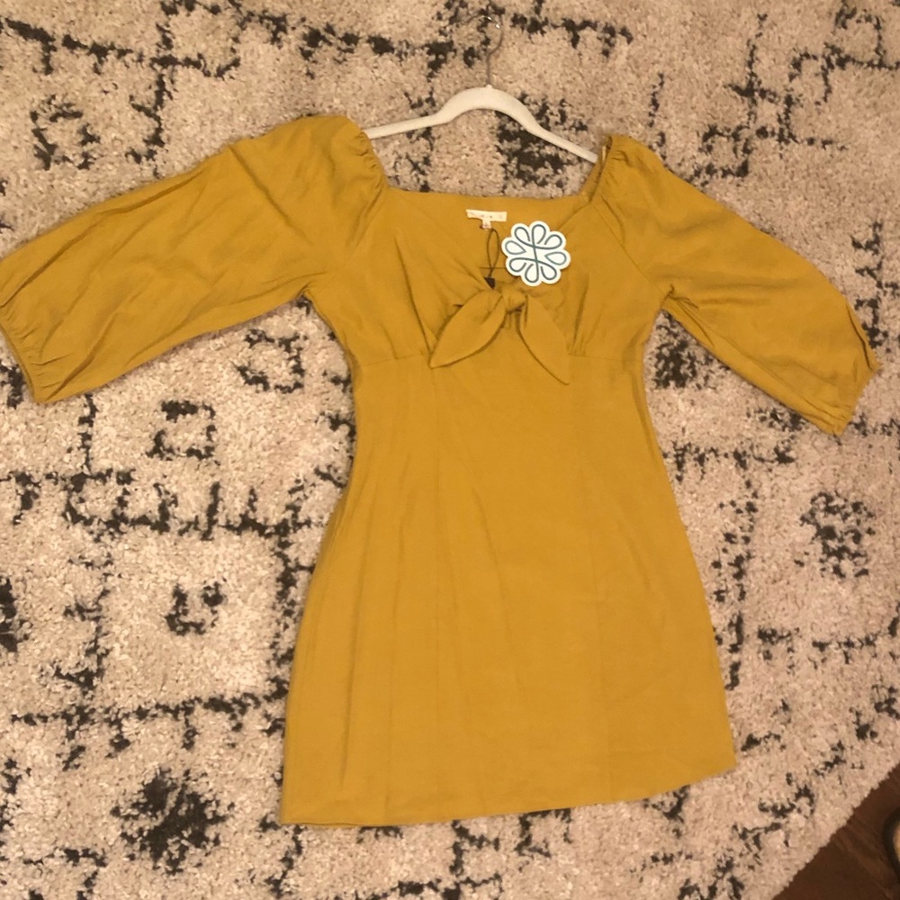 Off shoulder fitted dress